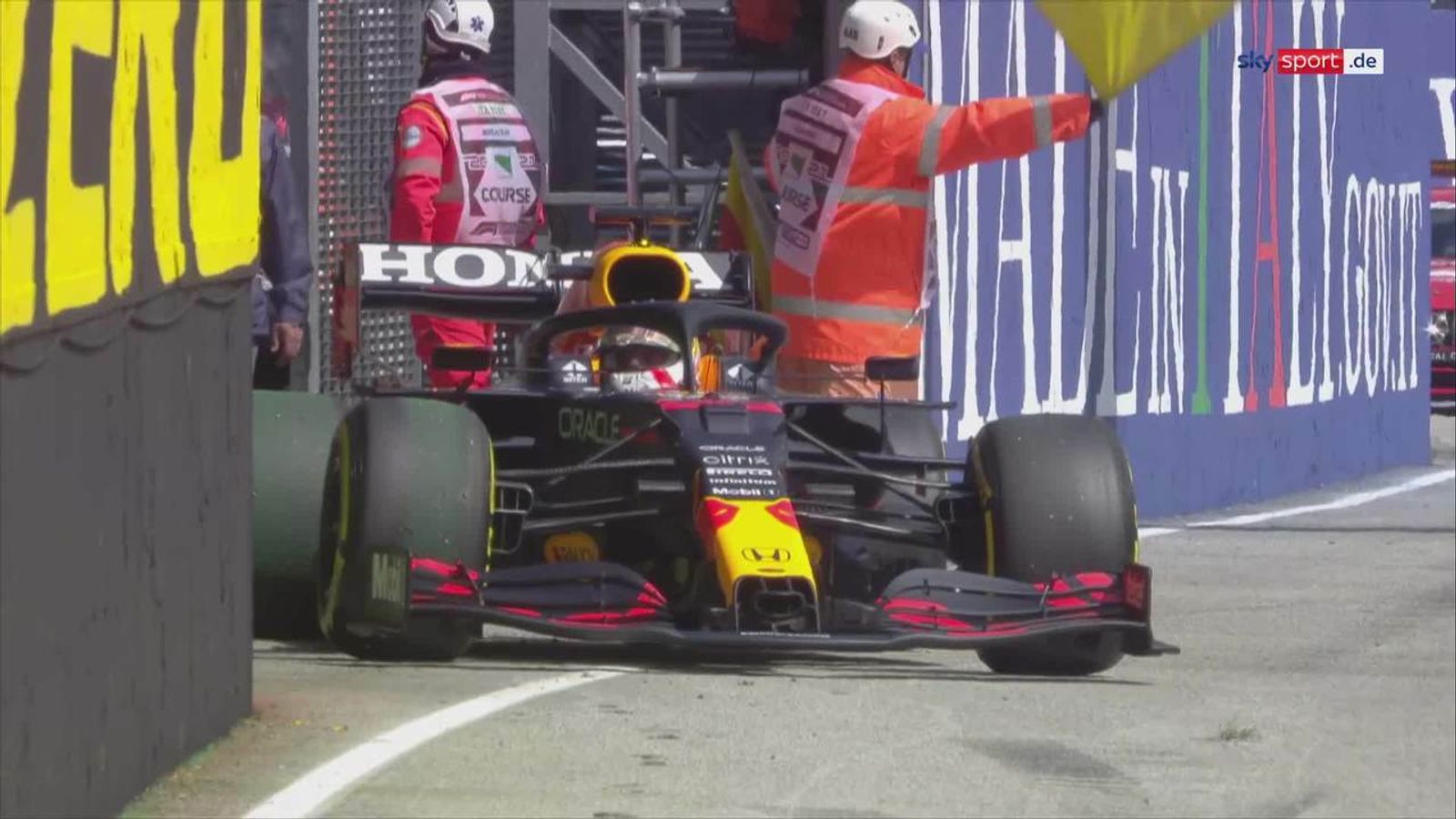 Formel 1 Video: Max Verstappen muss seinen Boliden ...