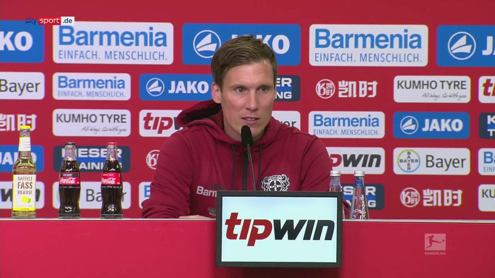 Bayer Leverkusen Video: Trainer Hannes Wolf nach dem Sieg ...