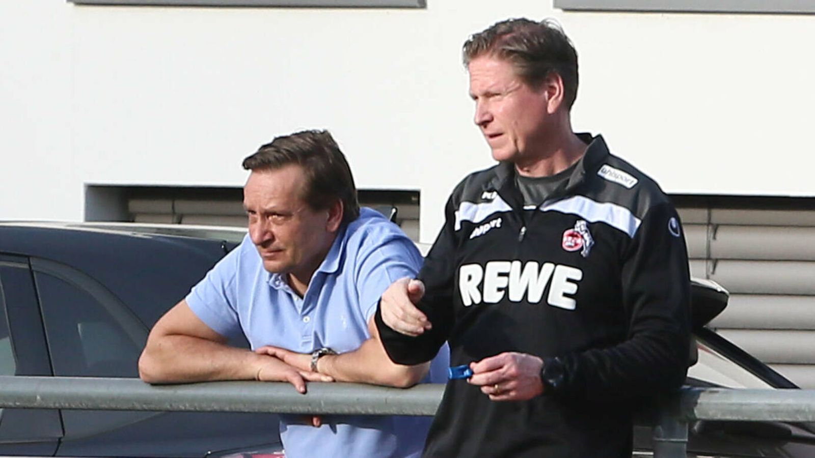 1. FC Köln News: Horst Heldt gibt Gisdol Job-Garantie für Mainz-Spiel