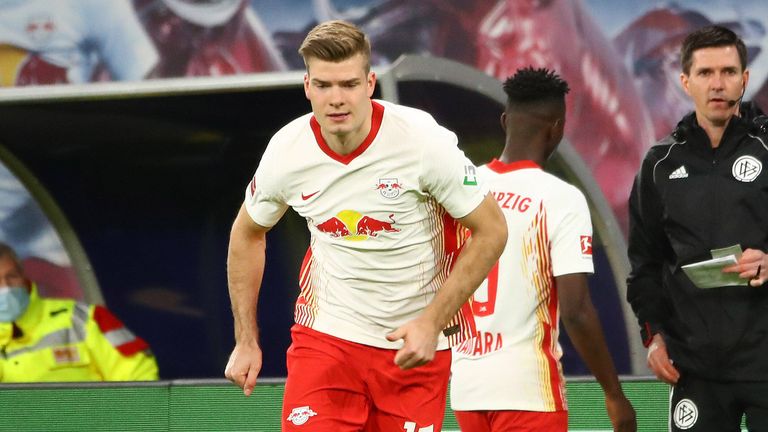 ALEXANDER SORLOTH: Kommt in der 73. Minute für Olmo 