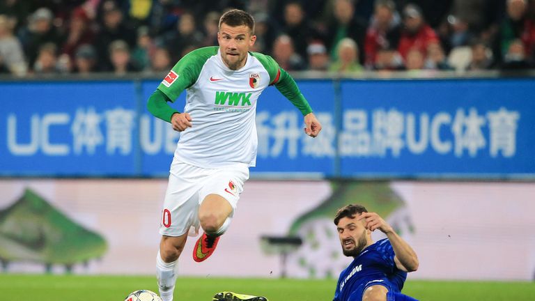 FC Augsburg: Daniel Baier (35 Jahre 169 Tage) am 03.11.2019 gegen Schalke 04