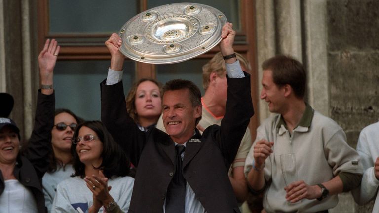 Der FC Bayern München ist Deutscher Meister 2000.