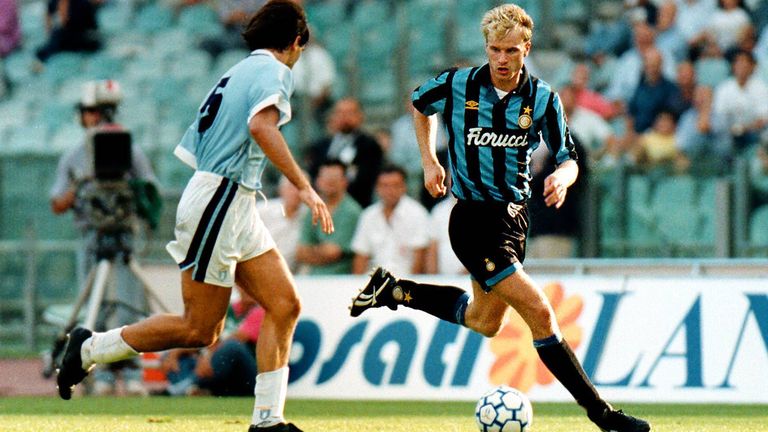 Denis Bergkamp: Del Ajax al Inter de Milán (1993, 14 millones de euros).