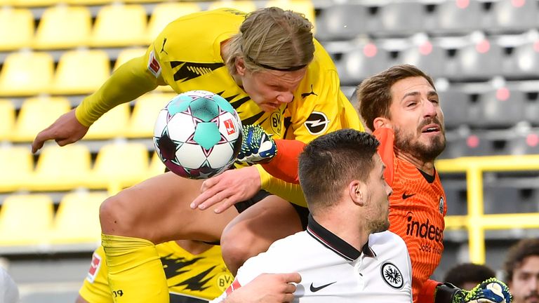 Frankfurt und Dortmund haben sich schon duelliert. Beide kämpfen um den Einzug in die Champions League.