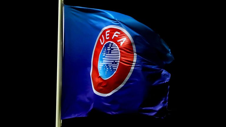 Die UEFA spricht sich gegen die European Super League aus.