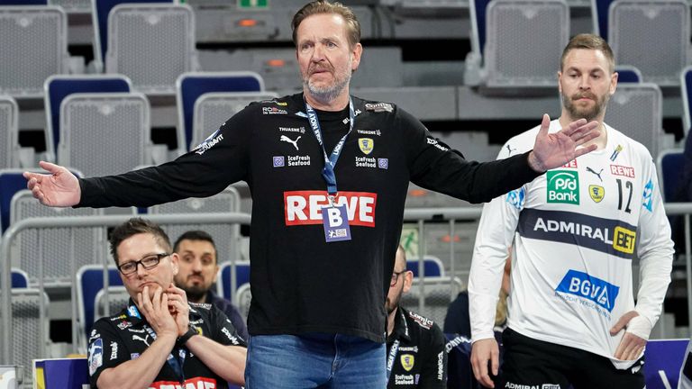 Der Trainer der Rhein-Neckar Löwen Martin Schwalb (M.) wird die Mannheimer 2021 verlassen.