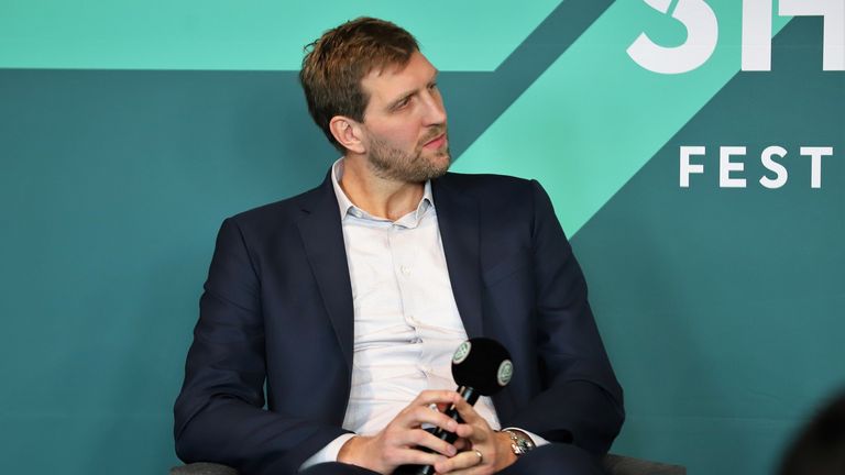 Dirk Nowitzki spielte selbst lange Basketball.