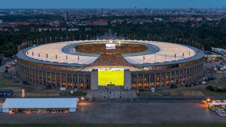 Platz 7: Hertha BSC (14 von 21 Punkten). Lichtsteuerungscomputer und Bewegungssensoren reduzieren die aufgewandte Energie. Das Olympiastadion wird mit Ökostrom betrieben. 