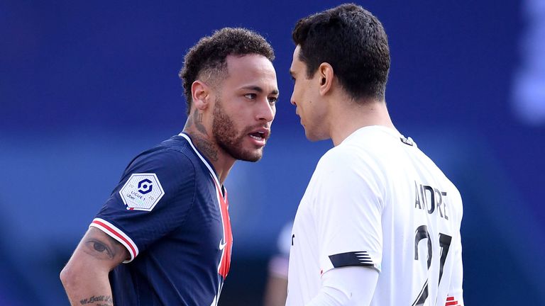 Neymar war nicht erfreut über die Niederlage gegen Lille.