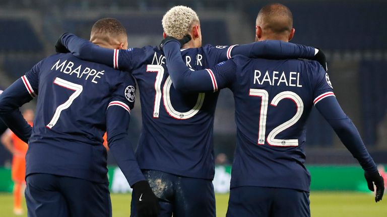 Platz 9: Paris Saint-Germain (Ligue 1); Wert: 2,1 Milliarden Euro; Veränderung in den letzten beiden Jahren: 129 Prozent; Einnahmen: 503 Millionen Euro 