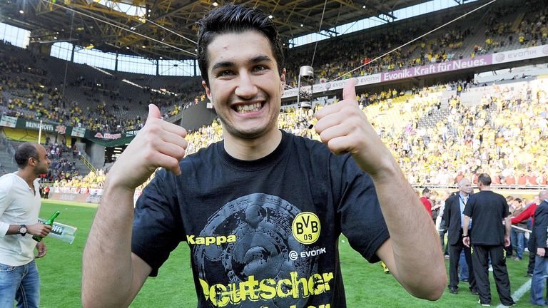 NURI SAHIN: Weil er nach seinem Wechsel bei Real Madrid nicht zum Zug kommt, kehrt er 2013 zum BVB zurück und bleibt dort bis 2018. Nach zwei Jahren bei Werder Bremen kickt er derzeit in seiner türkischen Heimat bei Antalyaspor.