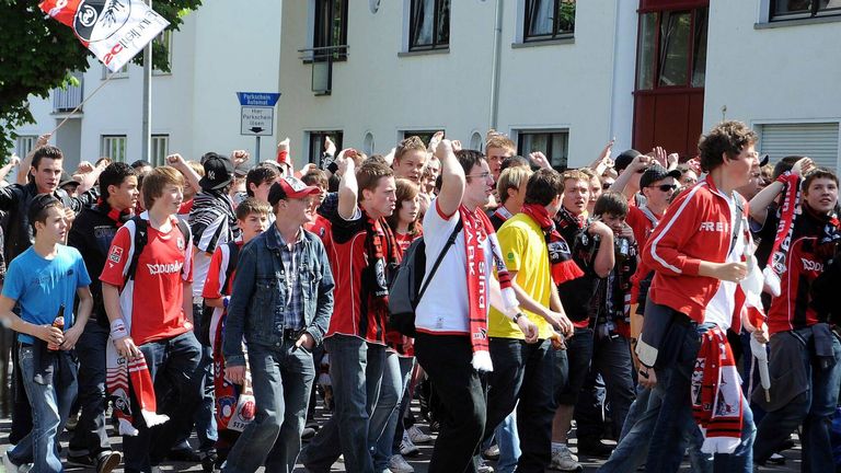 Platz 7: SC Freiburg (14 von 21 Punkten). Der Verein pflegt eine Partnerschaft mit dem WWF. Fans werden ermutigt, mit dem ÖPNV oder zu Fuß zu Spielen anzureisen.