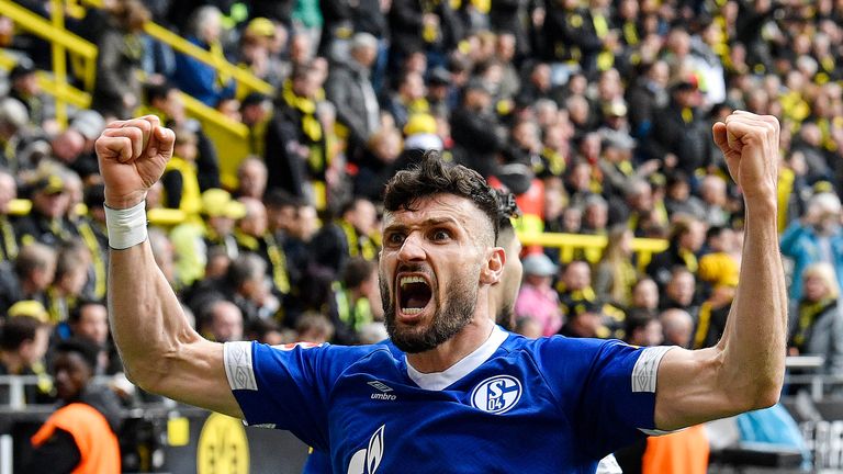 27. April 2019: Der Jahrhunderttrainer führt Königsblau zum 4:2-Triumph in Dortmund, sichert praktisch den Klassenerhalt und verdirbt dem BVB die Meisterschaft.