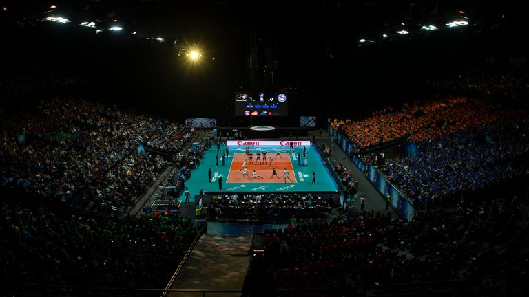 Platz 10: Sportpaleis in Antwerpen (Belgien), 23.359 Plätze