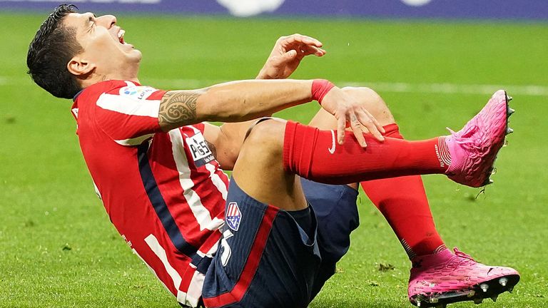 Luis Suarez zog sich eine Muskelverletzung zu.