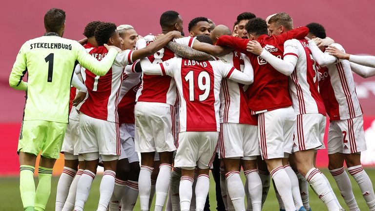 Ajax Amsterdam feiert den 35. Meistertitel in der Eredivisie.