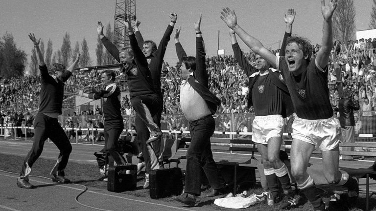 Im gespaltenen Deutschland konnte der Berliner FC Dynamo die DDR-Meisterschaft gewinnen.