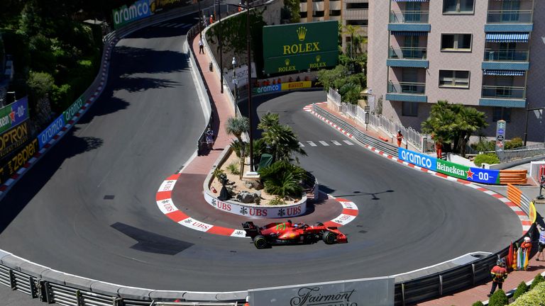 19 – Enge Kurven warten auf die Formel 1-Piloten um Charles Leclerc (Bild). 19 Stück sind es innerhalb einer Runde.