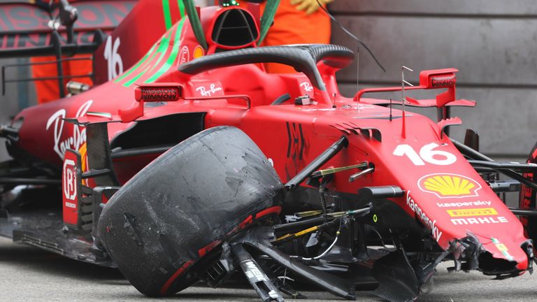 Charles Leclerc zerstört sein Auto kurz vor Ende des Qualifyings in Monaco. 