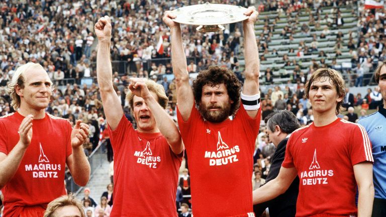 Wie auch beim diesjährigen Abstieg der Norddeutschen, gewann Bayern München auch 1980 die Meisterschaft, es war der fünfte Titel in der Bundesliga.