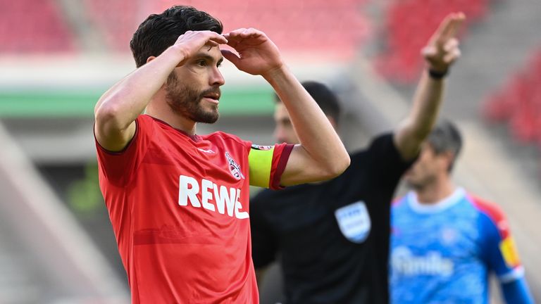 Jonas Hector war nach der Niederlage im Relegations-Hinspiel bedient. 