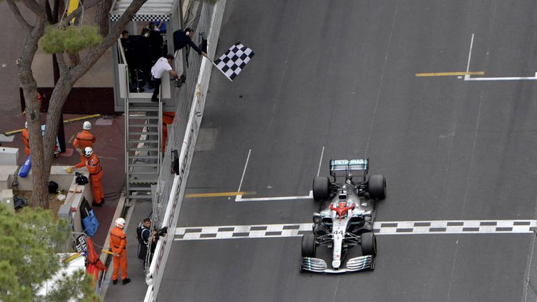 78 – Beim Rennen am Sonntag werden 78 Runden absolviert. Danach steht fest, wer den Grand Prix gewonnen hat. Bei der letzten Austragung 2019 gewann Lewis Hamilton. 