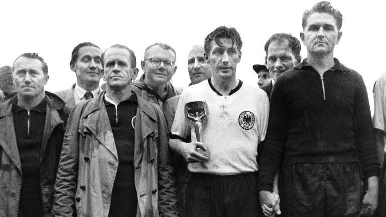 Sepp Herberger: 1950-1964, holte mit der Nationalmannschaft 1954 den WM-Sieg nach Deutschland