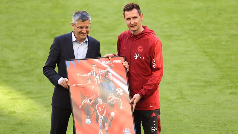 Schale & Abschiede: So feiert der FC Bayern