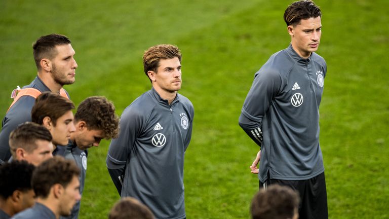 Jonas Hofmann und Robin Koch stehen im EM-Aufgebot von Bundestrainer Joachim Löw.