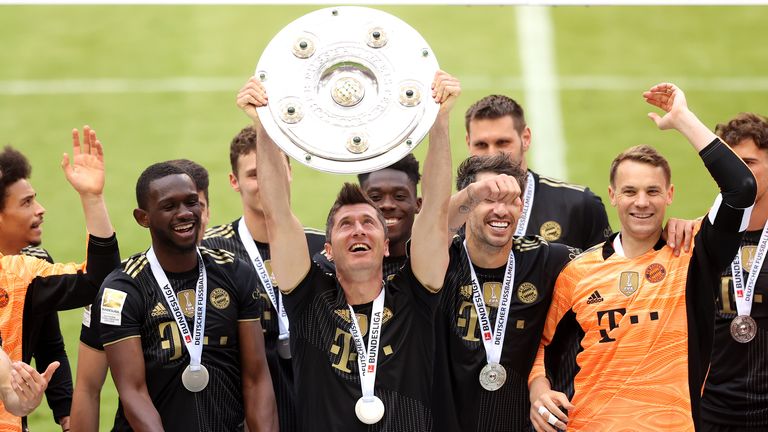 Schale & Abschiede: So feiert der FC Bayern