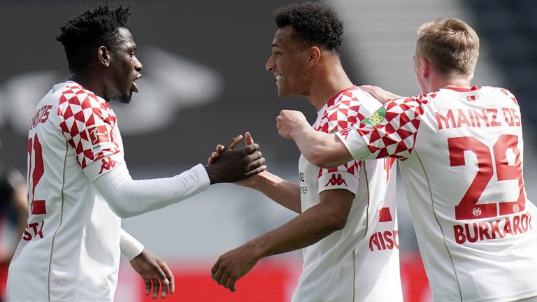Mainz 05 jubelt bei Eintracht Frankfurt.