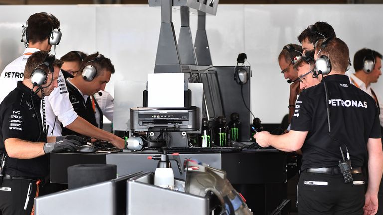 Red Bull hat fünf ranghohe Mercedes-Ingenieure verpflichtet.