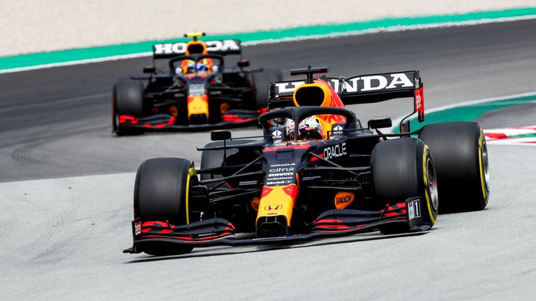 RED BULL: Max Verstappen (v.) vs. Sergio Perez. Rennen: 4:0 - Qualifying: 3:1.