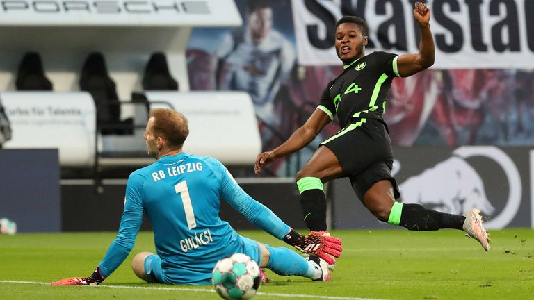 MITTELFELD: Ridle Baku 