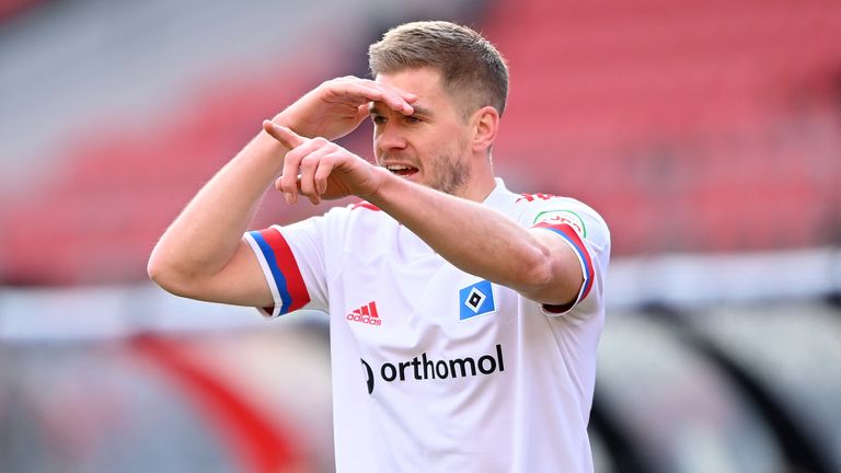 Simon Terodde spielt ab der kommenden Saison für Schalke 04.