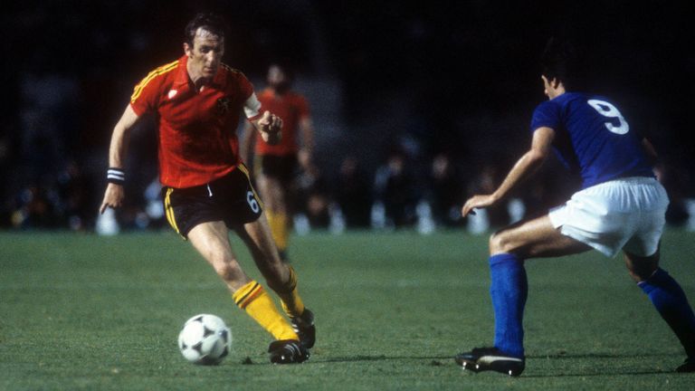 1980: Tango River Plate. Wurde schon zwei Jahre zuvor bei der WM in Argentinien benutzt. Der Name lehnt sich an die Kultur der damaligen Gastgeber an. Horst Hrubesch trifft damit im EM-Finale doppelt.