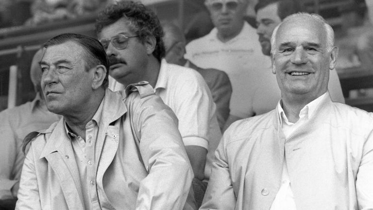 Rot-Weiss Essen (1966/67) Heinz Wewers (li.), 0:1-Niederlage gegen VfB Stuttgart, Endplatzierung: 18. 