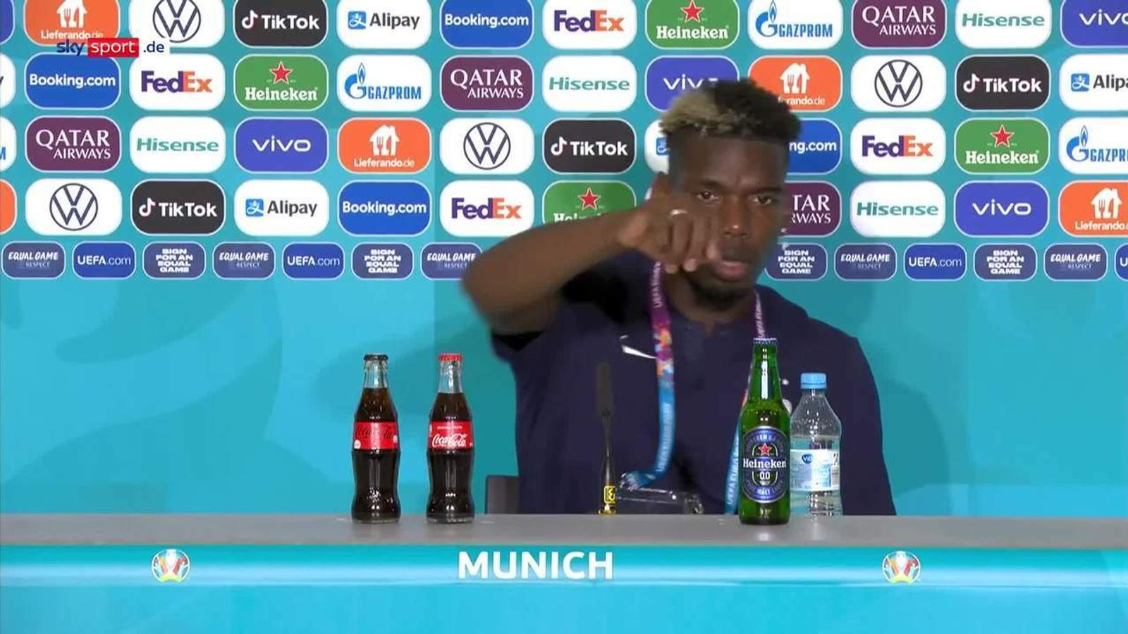 UEFA EURO 2020 Video: Paul Pogba schiebt bei PK Bier auf ...