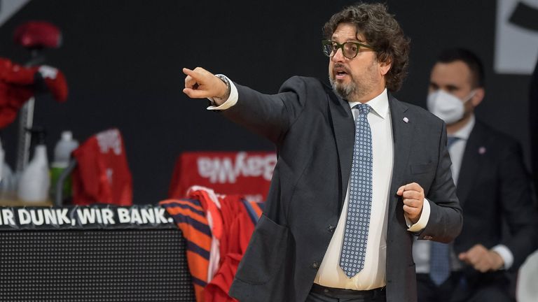 Andrea Trinchieri arbeitet weiterhin für den FC Bayern.
