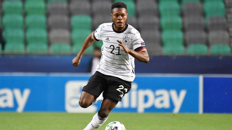 RIDLE BAKU: Er hat ein Top-Turnier und eine Top-Saison hinter sich und weckt damit natürlich Begehrlichkeiten. Im vergangenen Sommer war bereits der FC Bayern interessiert. Nach Sky Infos wird Baku in der kommenden Saison aber in Wolfsburg bleiben.