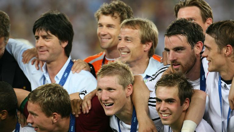 Im Spiel um Platz drei gab es ein versöhnliches Ende. Die Partie in Stuttgart war die letzte, in der Löw nicht Cheftrainer war.