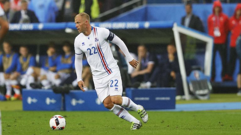 ANGRIFF: Eidur Gudjohnsen (Island) – 37 Jahre und 292 Tage alt bei der EM 2016 im Spiel gegen Frankreich (3. Juli 2016).