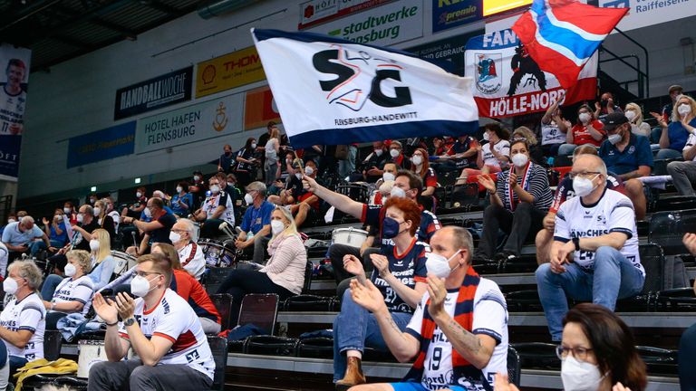 Die Handballer der SG Flensburg-Handewitt können auf lautstarke Unterstützung im Titelshowdown zählen.