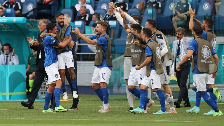  Italiens ist beim dritten Gruppenspiel gegen Wales im 30. Länderspiel in Serie ungeschlagen geblieben und hat damit den italienischen Rekord aus den 1930er Jahren eingestellt. 