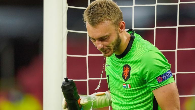 Jasper Cillessen (Niederlande, FC Valencia) - Corona-Infektion