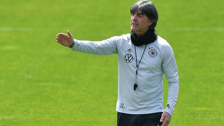 Jogi Löw hat Hummels und Müller für sein letztes Turnier zurückgeholt und ist über seinen Schatten gesprungen, das spricht für ihn. Vielleicht wird es ein erfolgreicher Abschied.