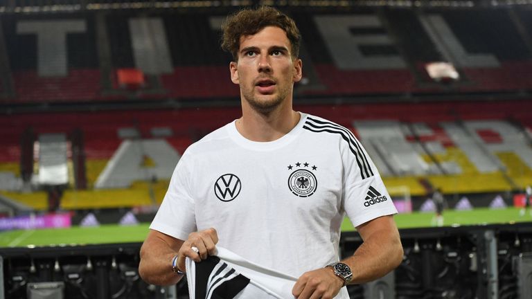 LEON GORETZKA: Kam aus der Coronapause und sah plötzlich aus wie Hulk, gestählt in Fitnessstudios, mit neuer Wucht. Er wird nach einem Muskelfaserriss im Oberschenkel aber den Auftakt gegen Frankreich und womöglich das Spiel gegen Portugal verpassen, also erst fit sein, wenn sich die EM-Elf schon gefunden hat. Dann noch ins Team zu rücken, wird sehr schwer.