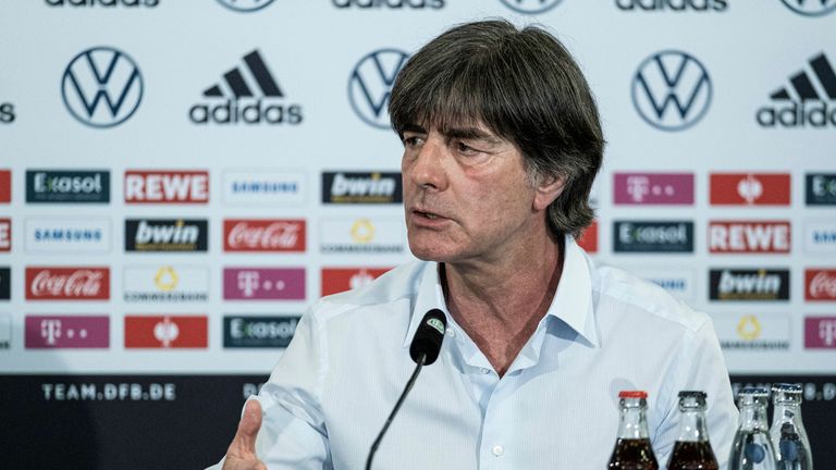 Joachim Löw widerspricht der UEFA.