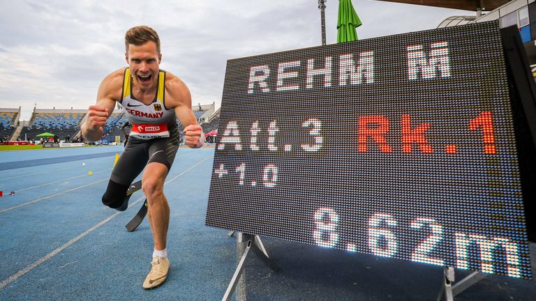Markus Rehm stellt einen neuen Weltrekord auf.