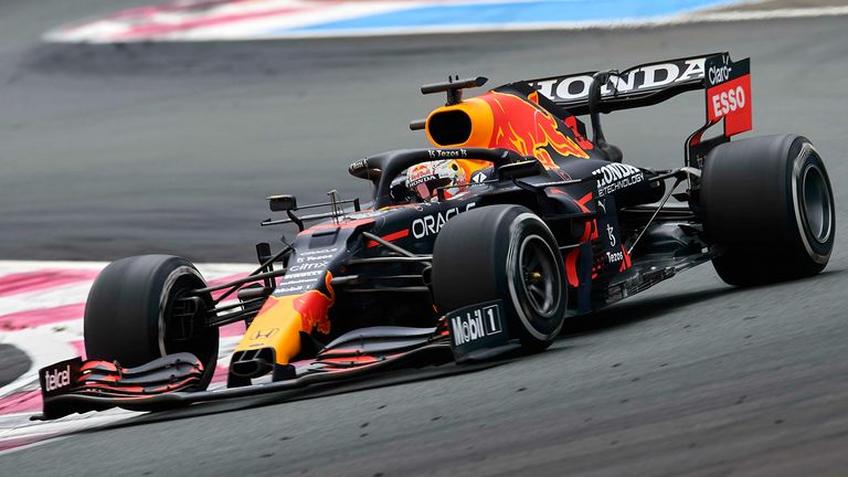 Max Verstappen setzt beim 1. Freien Training in Spielberg die Bestzeit und bestätigt damit die starke Form von Red Bull. 